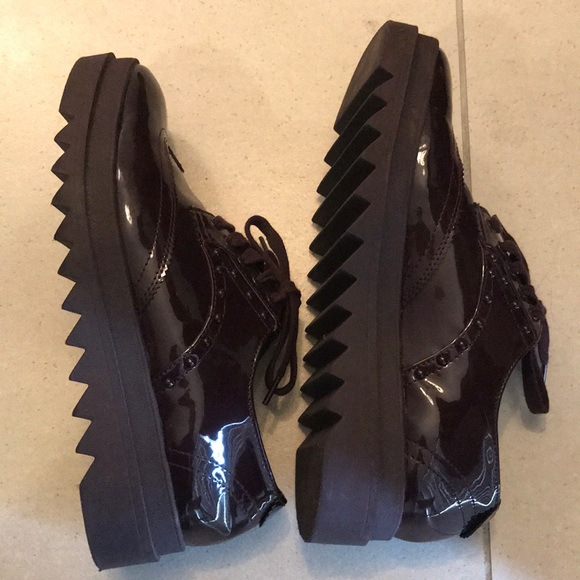 Zara studded wingtip oxford shoes. Burgundy - Picture 5 of 6